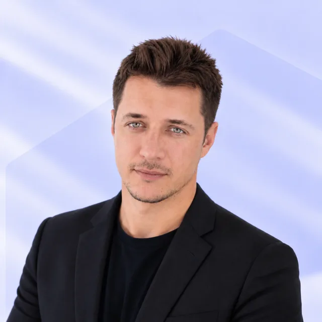 Alex G., Senior Designer